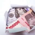 Dollar Naik, Tetapi Tuhan Tidak Berubah