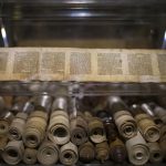Bagaimana Alkitab menjadi satu kesatuan? Sejarah kanon Alkitab